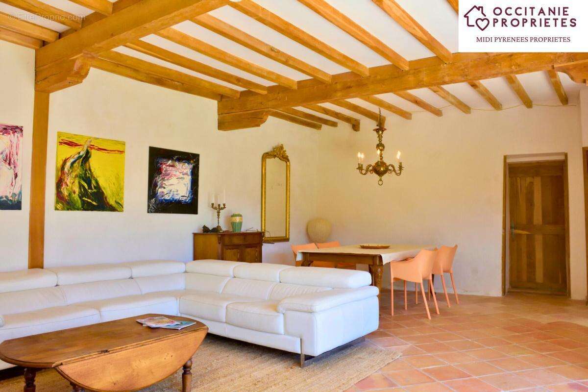 Maison à POMY