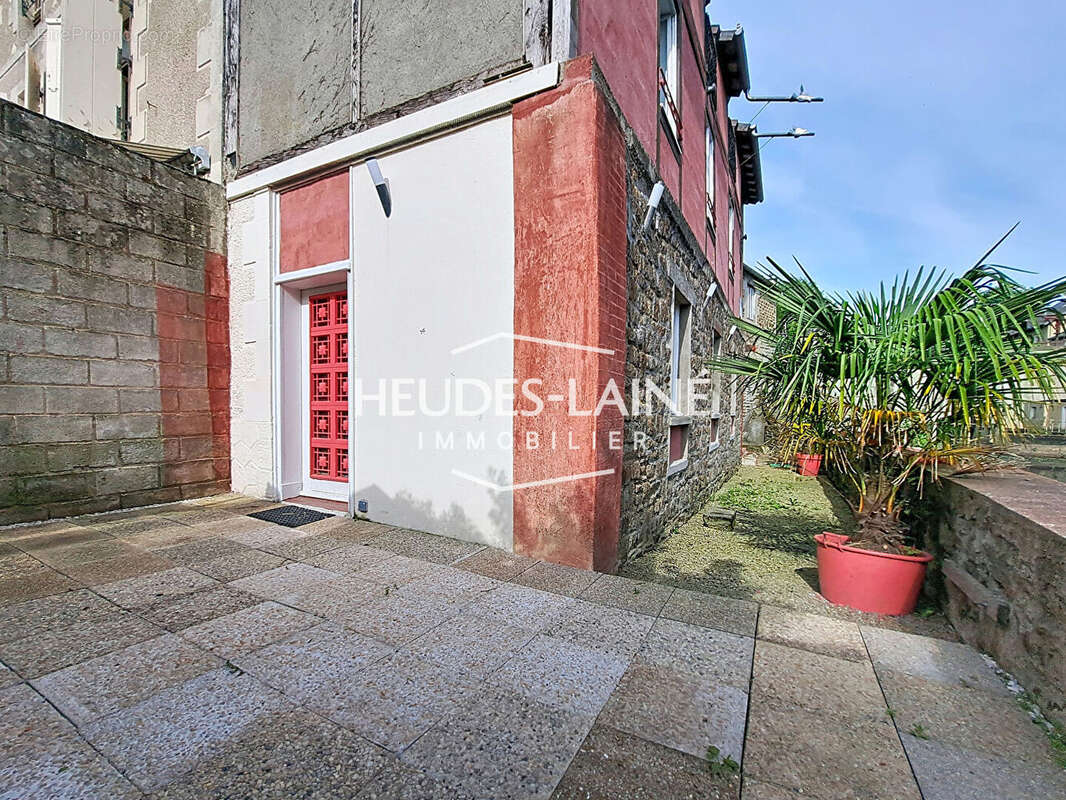 Propriété à vendre - spacieuse maison principale et appartement indépendant - SAINT HILAIRE DU HARCOUET - 50600 - photo 9