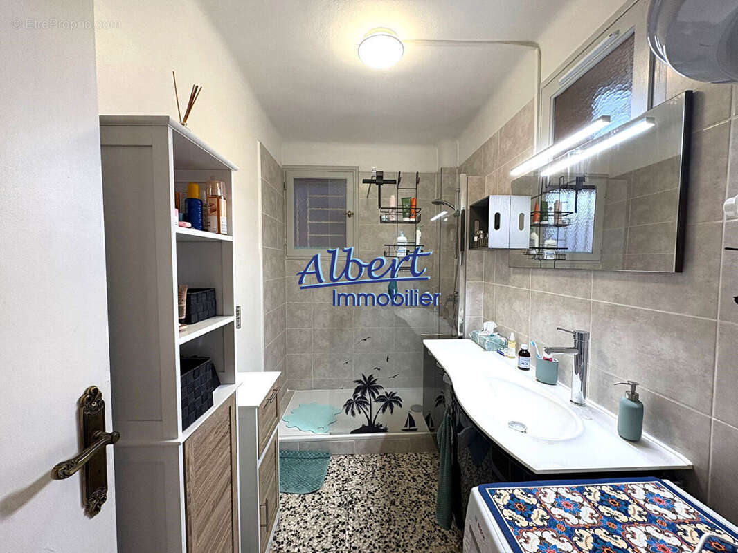 Appartement à SIX-FOURS-LES-PLAGES