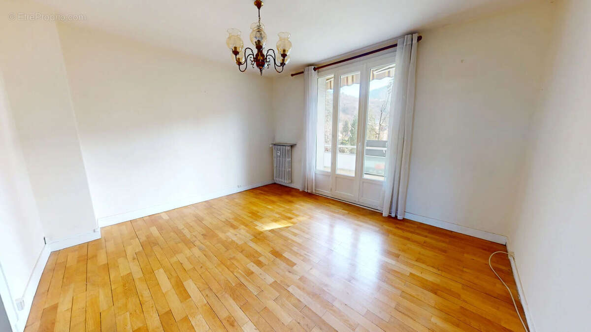 Appartement à GIERES