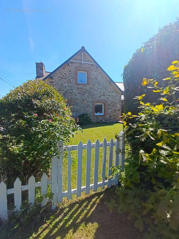 Maison à CREHEN