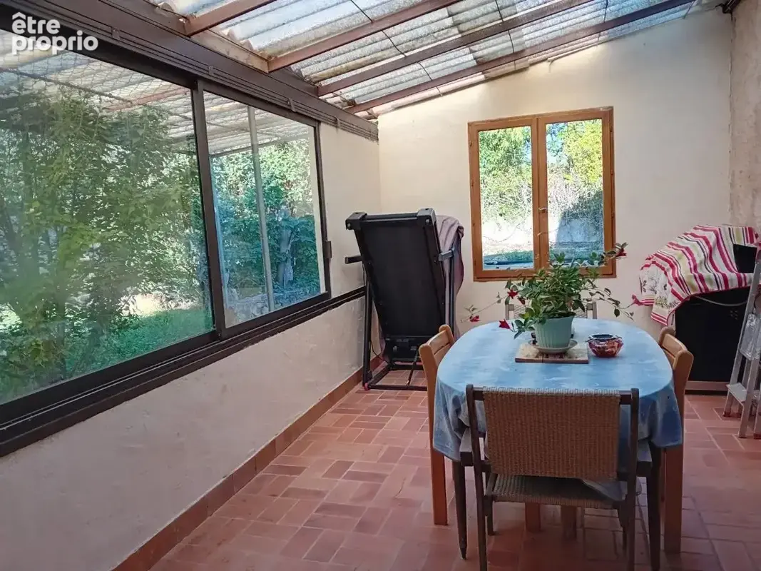 Maison composee de deux logements sur terrain de 2162m2 - photo 9