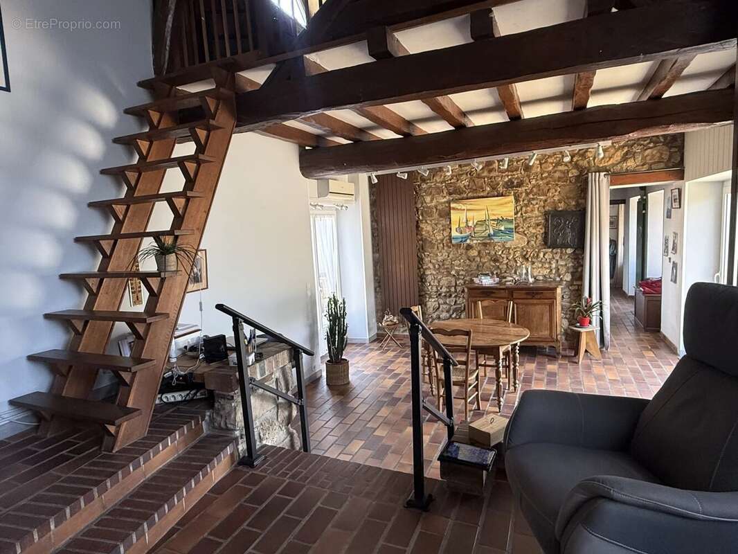 Longère de caractère – 5 chambres – 163 m² – Villeblevin - photo 5