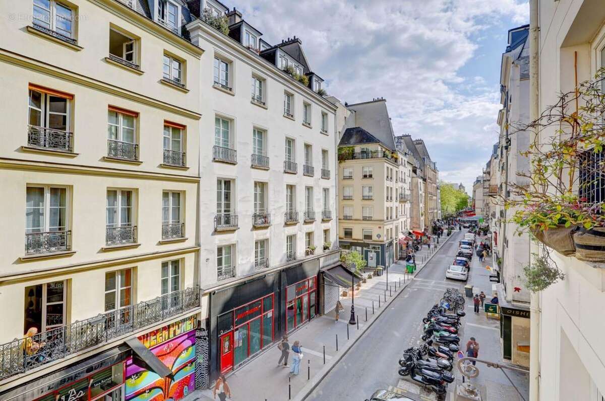 Appartement à PARIS-3E