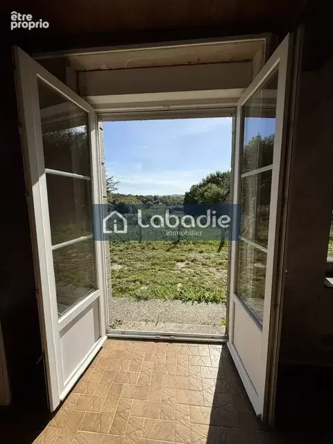 Au calme, à la campagne, maison en pierres à rénover, terrain de 800m2. - photo 6