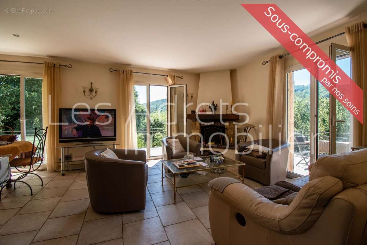 Maison à LES ADRETS-DE-L&#039;ESTEREL