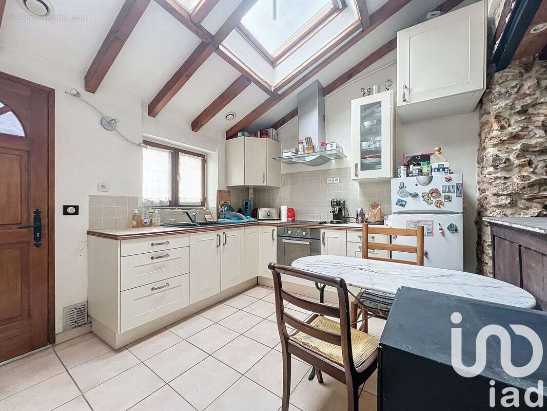 Photo 2 - Maison à VERRIERES-LE-BUISSON