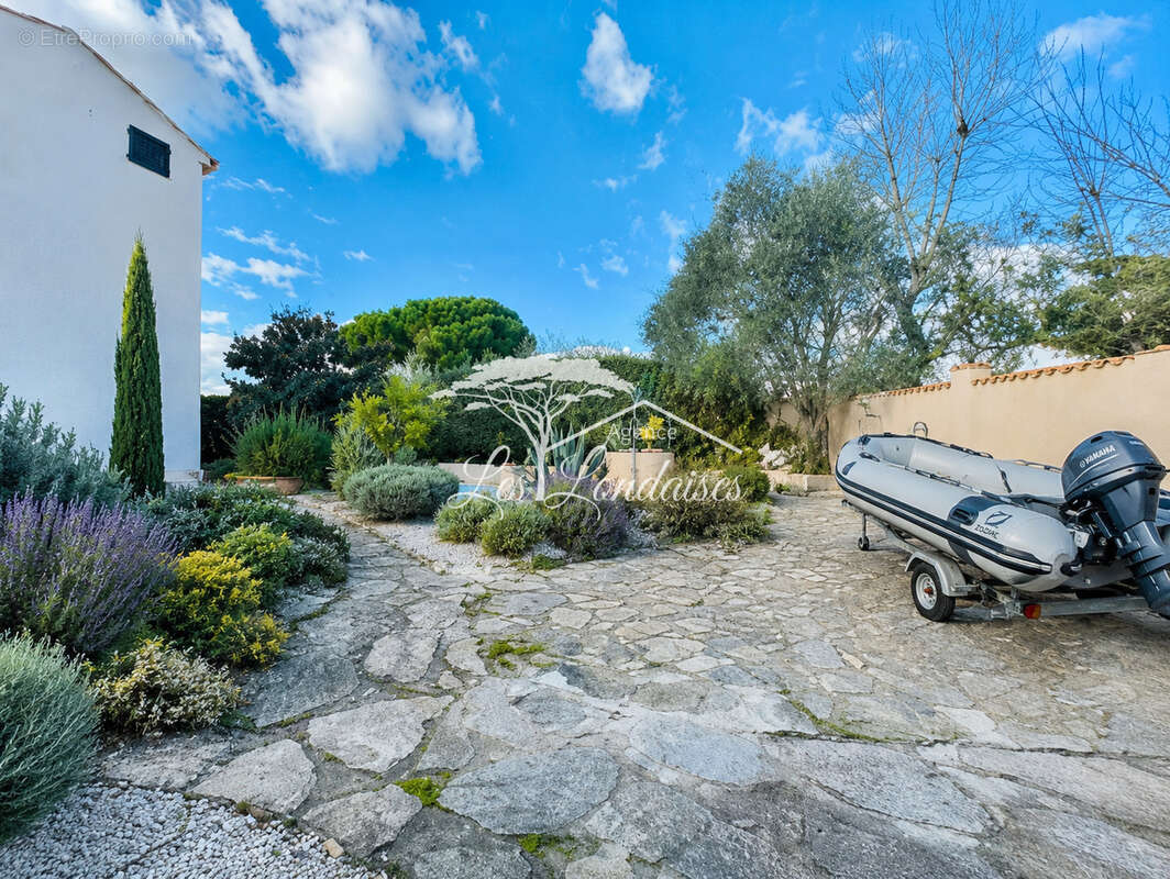 Appartement à LA LONDE-LES-MAURES