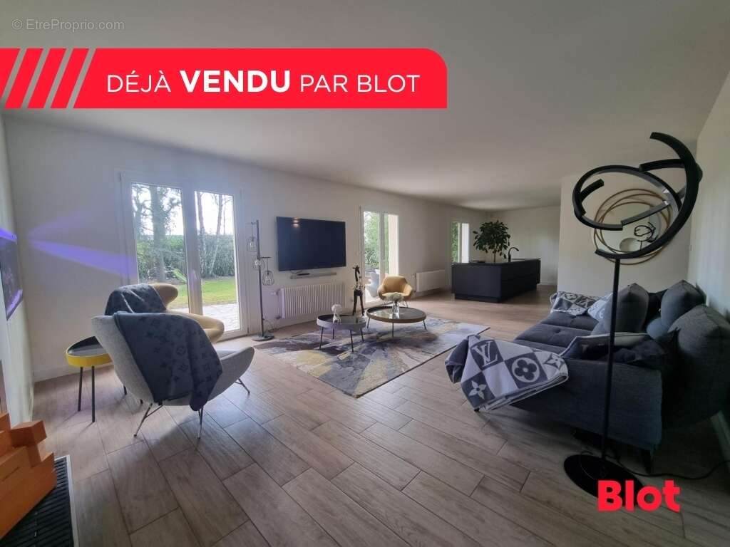 Maison 200 m² à Pace  - photo 4