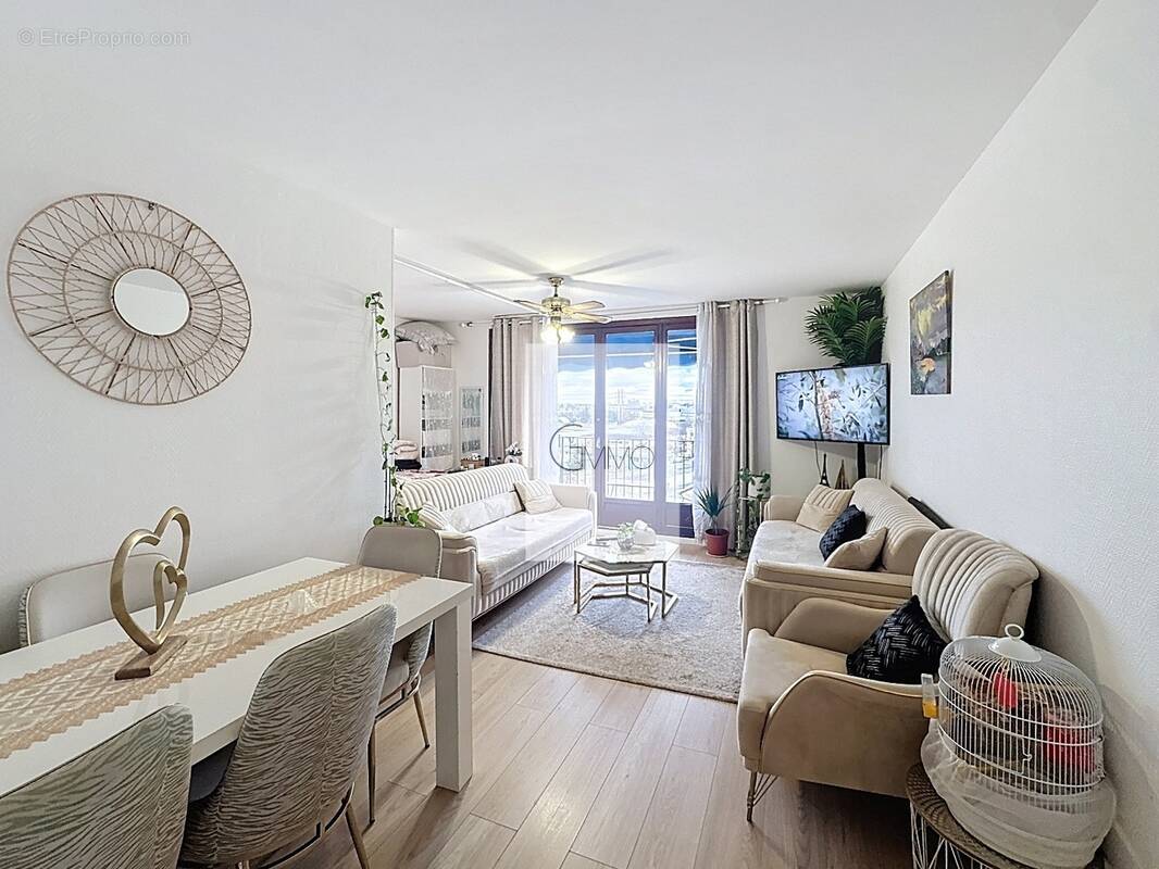 Appartement à FRESNES