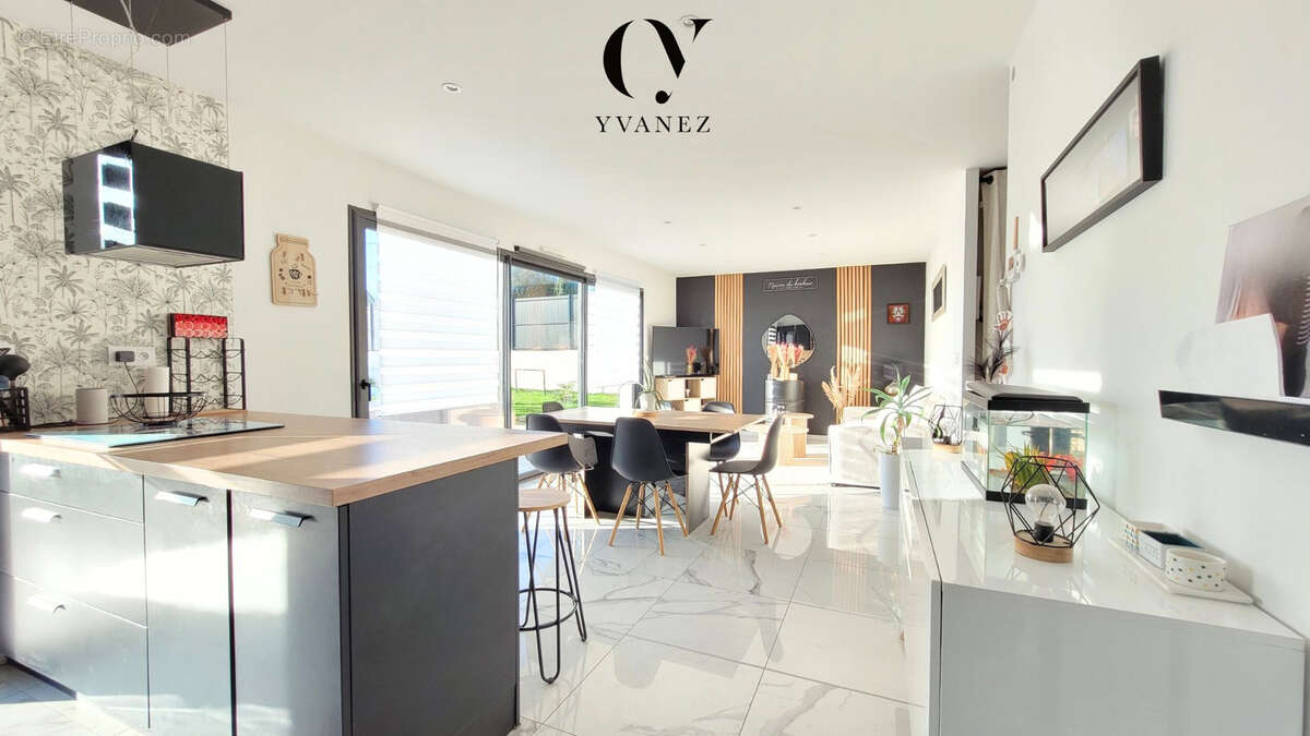 Maison à VAL-D&#039;IZE