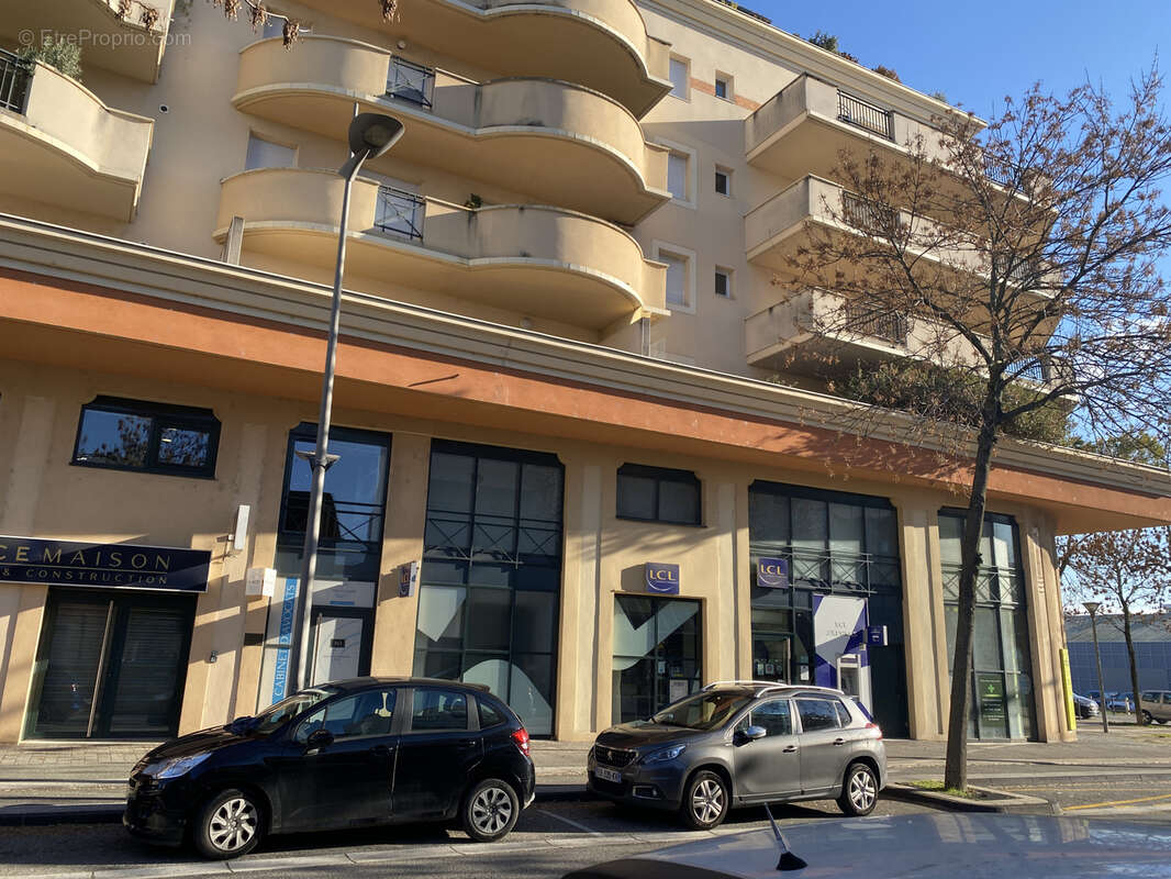 Commerce à VALENCE