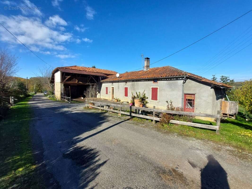 20251119113752 - Maison à ASPET