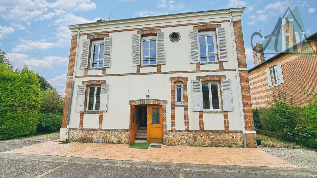 Proche NOGENT SUR SEINE - Grande maison de 150 m2 avec 5 chambres, dépendances et grand jardin - photo 15