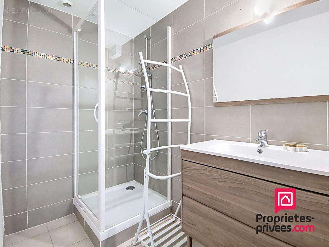 Maison 146m2 avec 2 accès indépendants, Double habitation, Fort potentiel locatif ,1500 m² terrain Mazaugues  83136 - photo 11