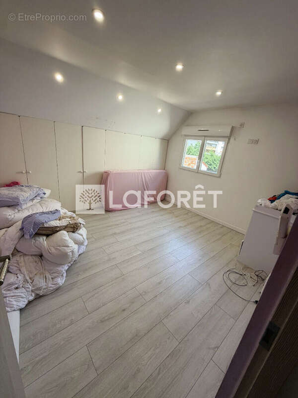Maison Livry Gargan 6 pièce(s) 200 m2 - photo 7