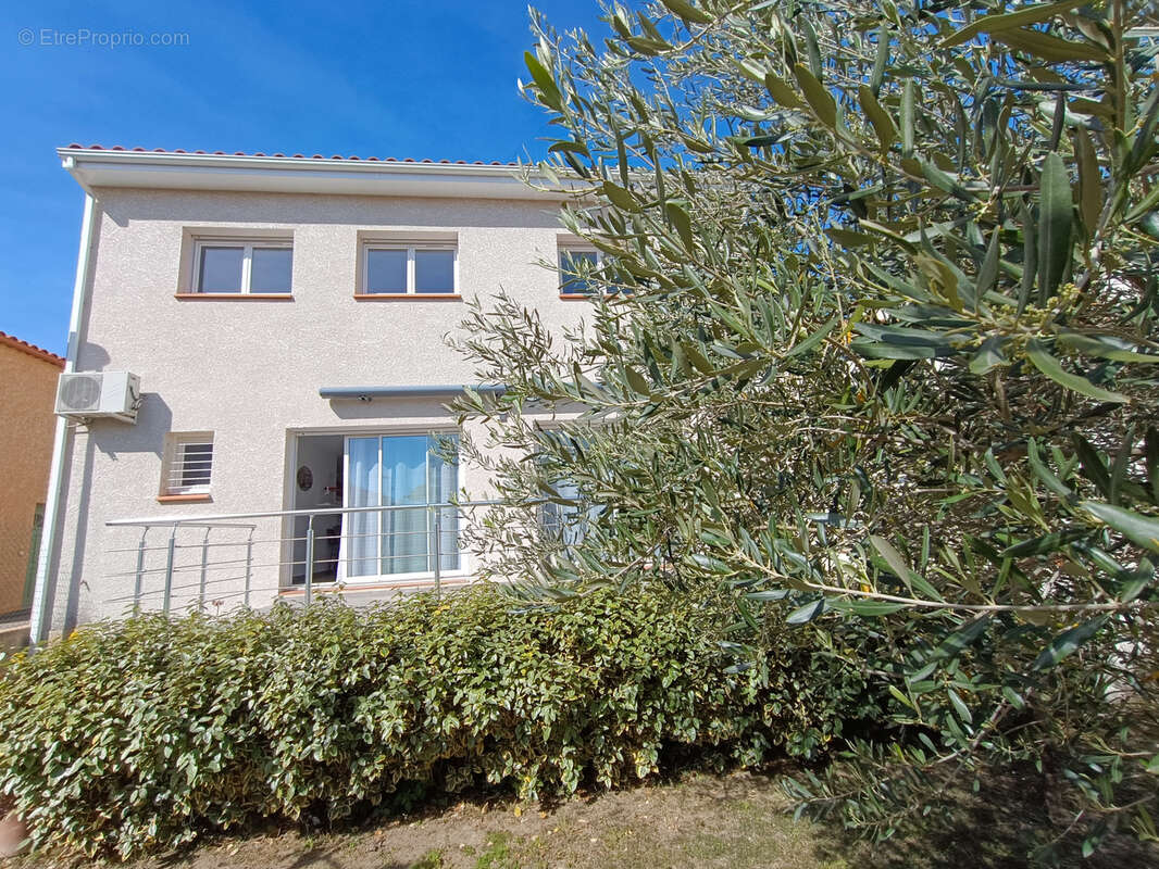 Maison à SAINT-LAURENT-DE-LA-SALANQUE