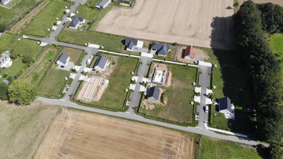 Terrain à CRIQUETOT-SUR-OUVILLE