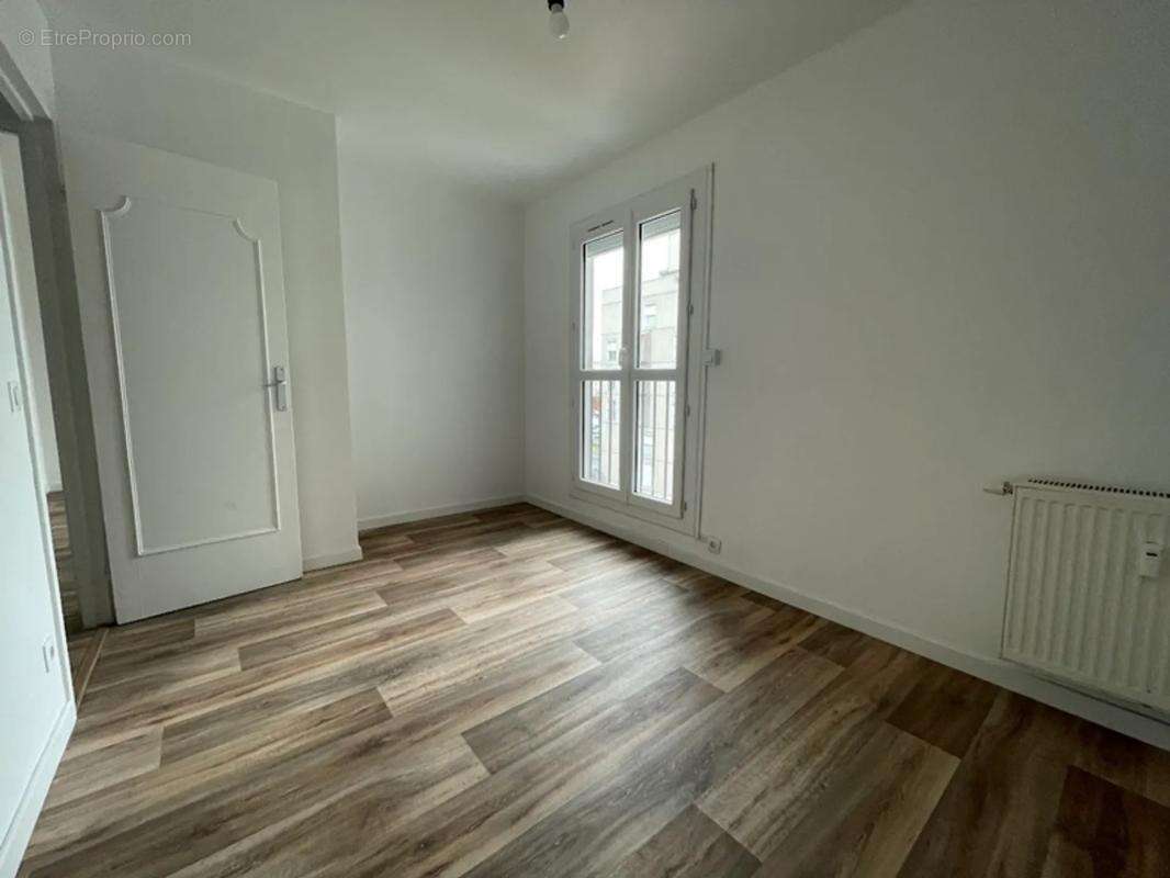 Appartement à DAMMARIE-LES-LYS