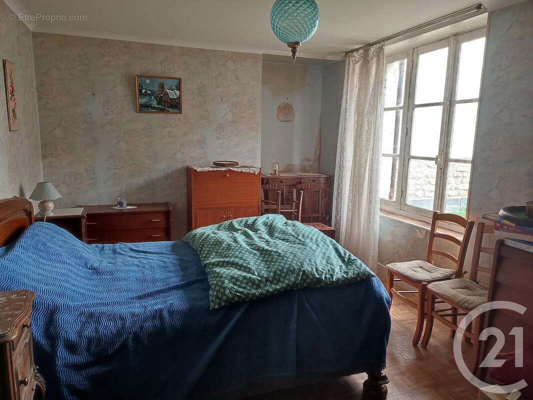 Maison à SUILLY-LA-TOUR