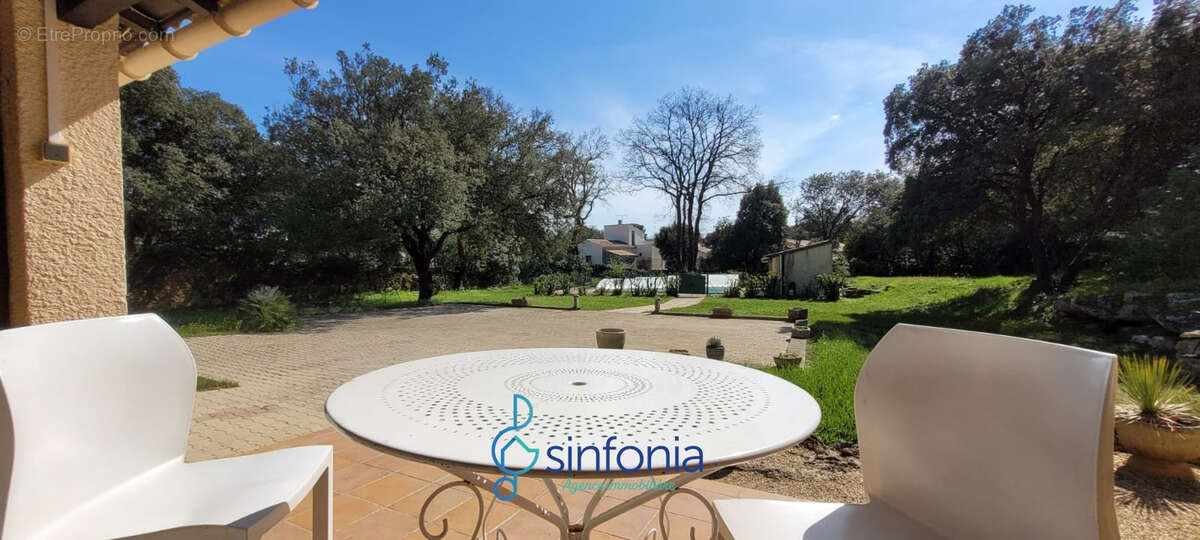 Maison à VERS-PONT-DU-GARD