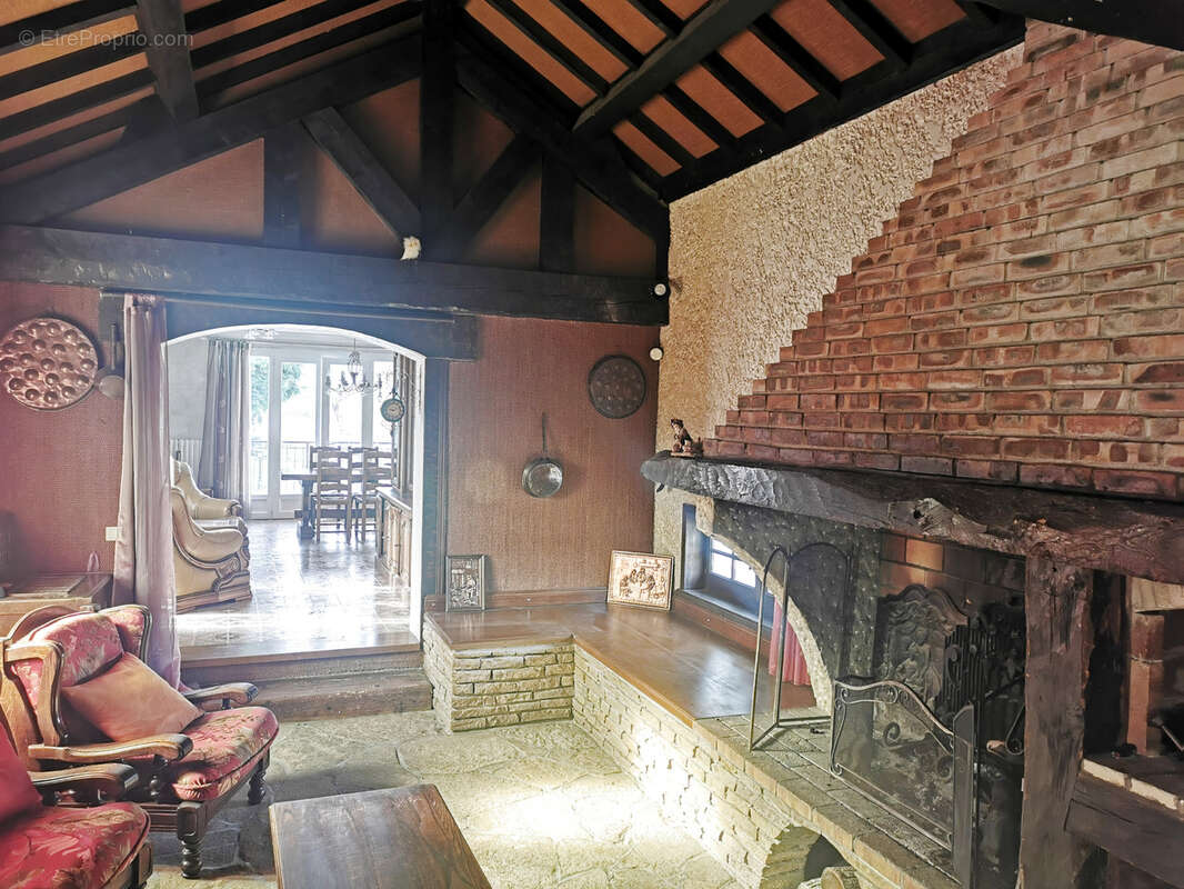 Maison à SAINT-BAUDILLE-DE-LA-TOUR