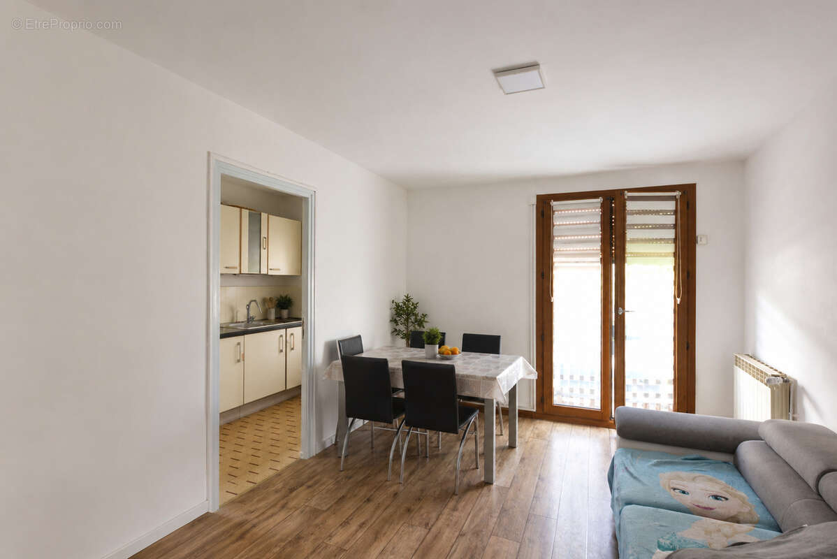 Maison de 2 appartements a cluses - secteur messy - photo 8