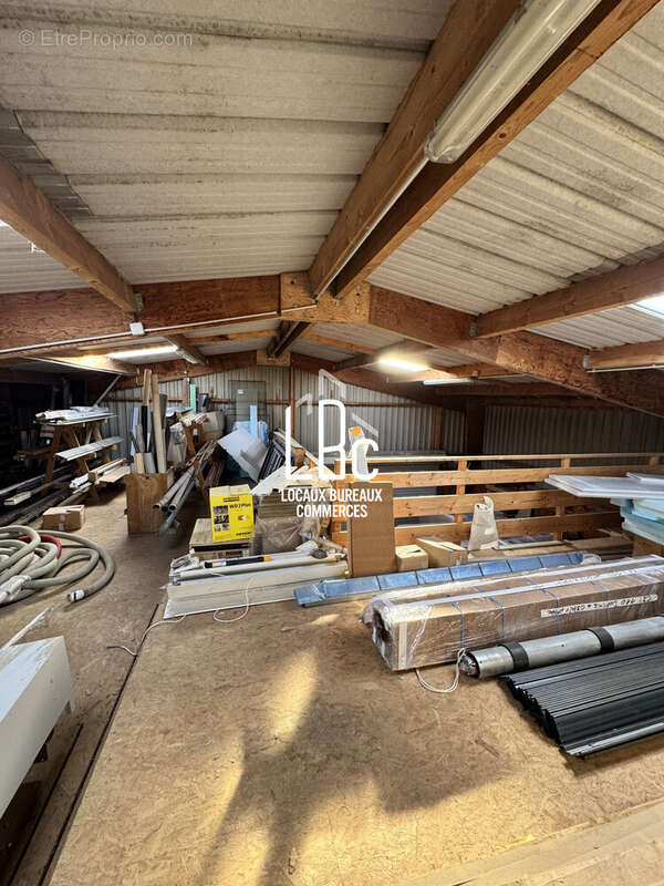 Commerce à LES TOUCHES