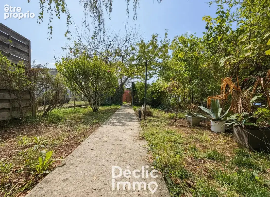 Coup de cur au gond-pontouvre  maison mitoyenne rénovée avec jardin ! - photo 2