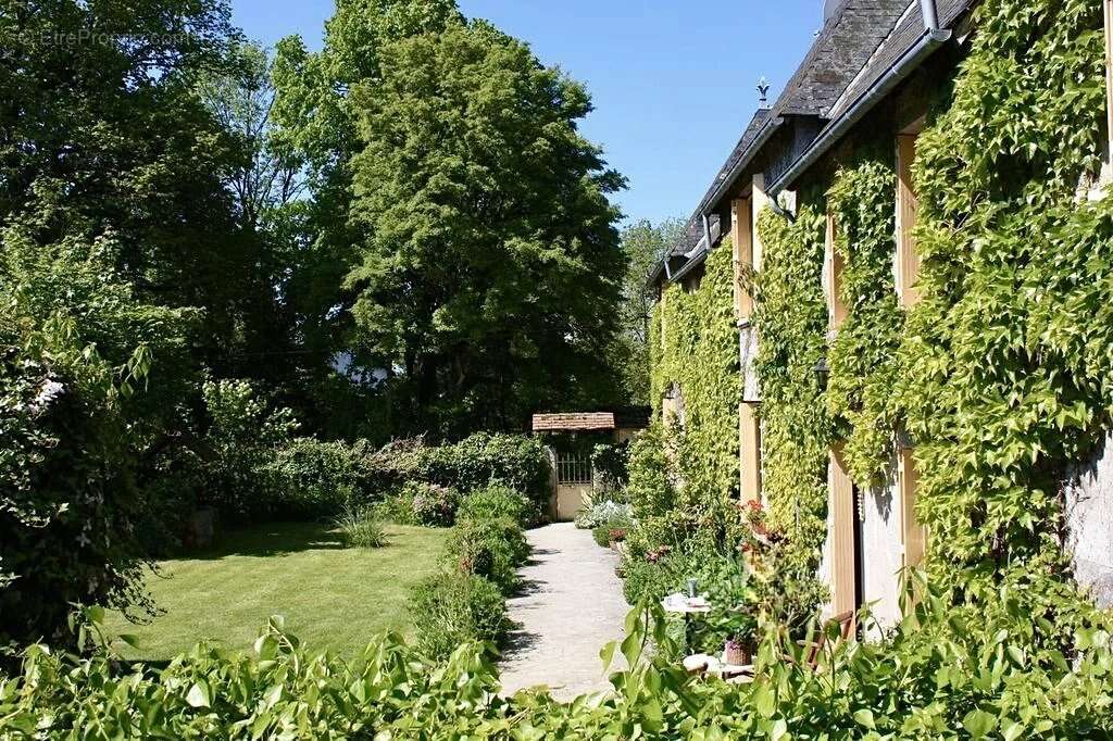 Maison à SAINT-MAURICE-PRES-PIONSAT