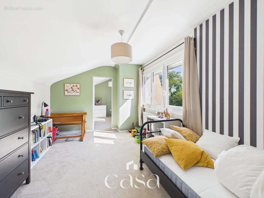 Maison 121 m² à Herouville-Saint-Clair  - photo 9