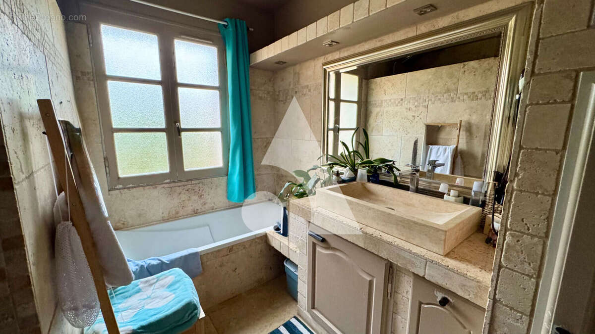 Maison à LA BASTIDONNE