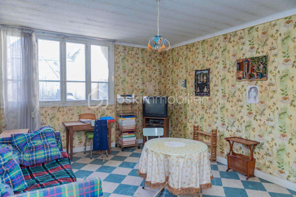 IMMEUBLE / MAISON A RENOVER - possibilité de créer des appartements à louer! - photo 3