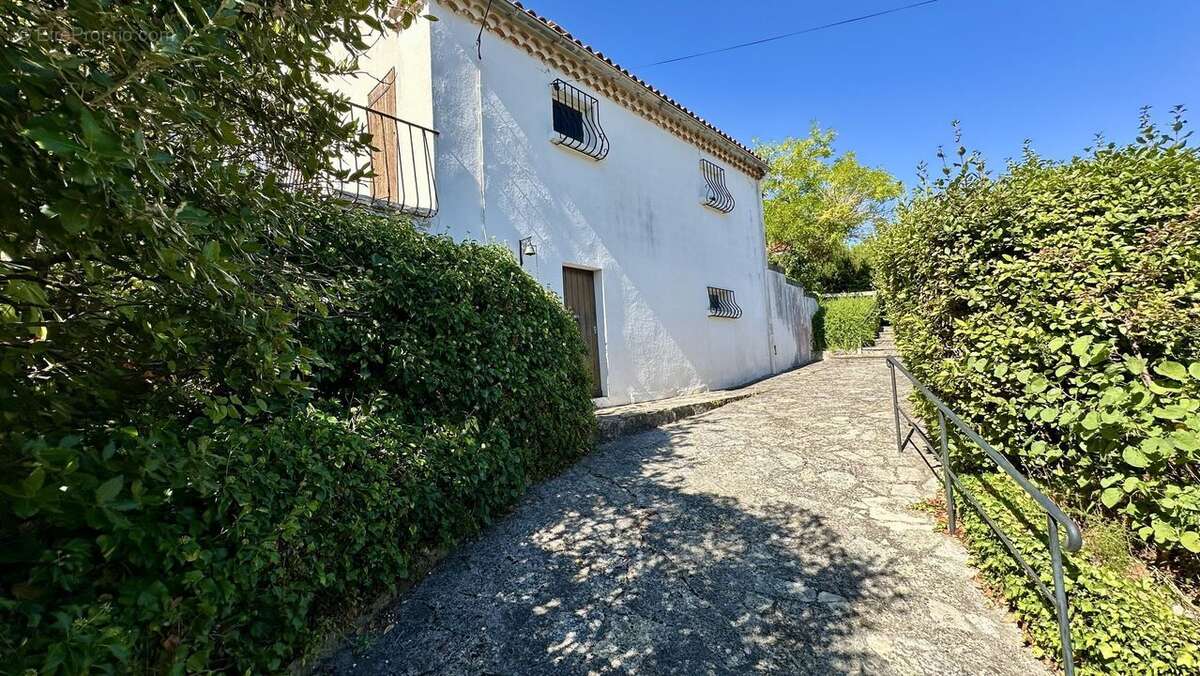 Maison 104 m² à La Penne-Sur-Huveaune  - photo 7