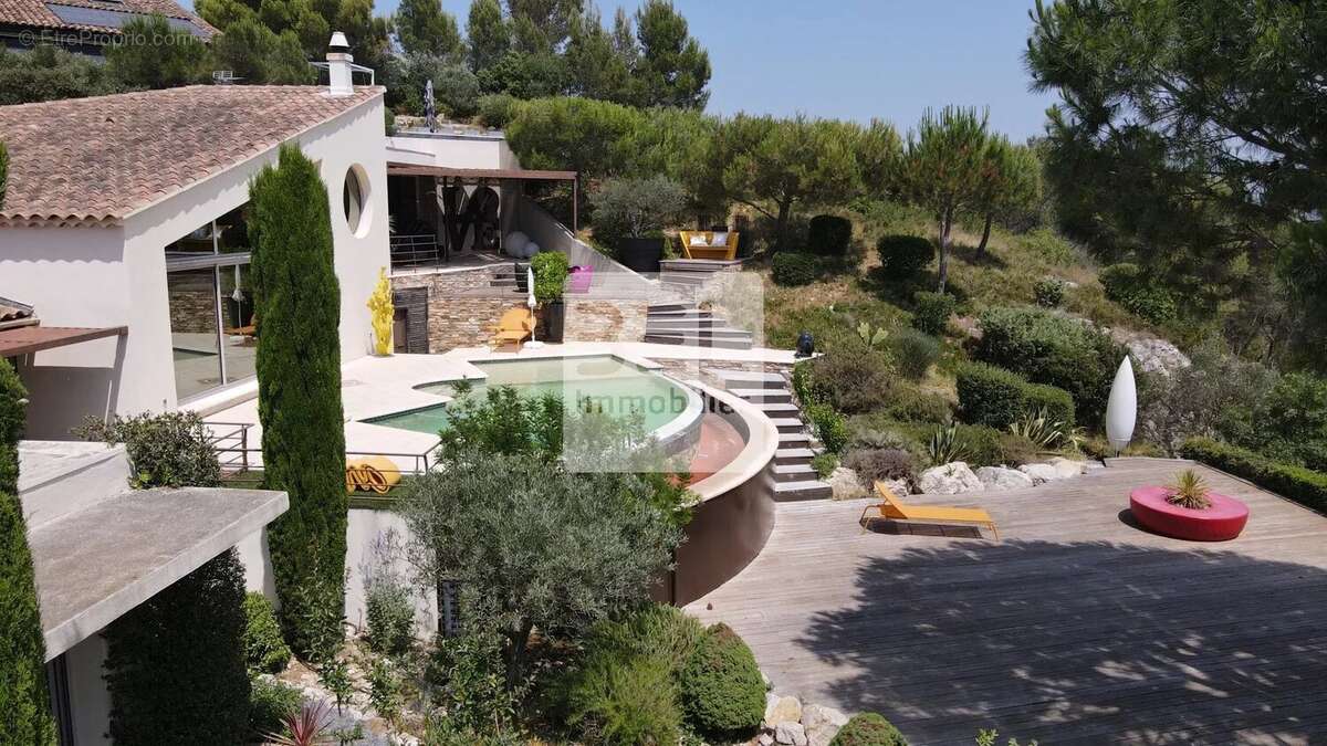 Maison à VILLENEUVE-LES-AVIGNON