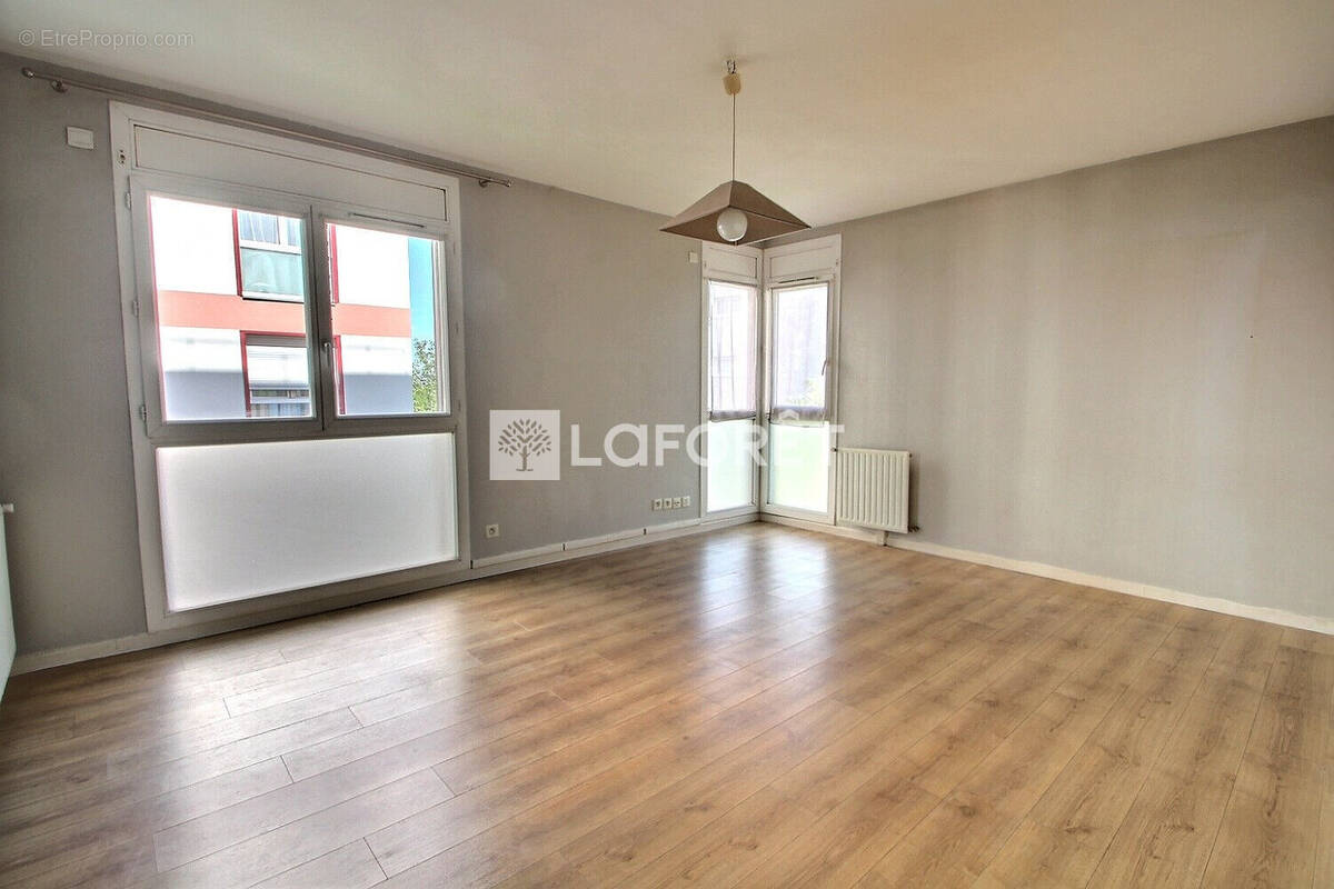 Appartement à NANTERRE