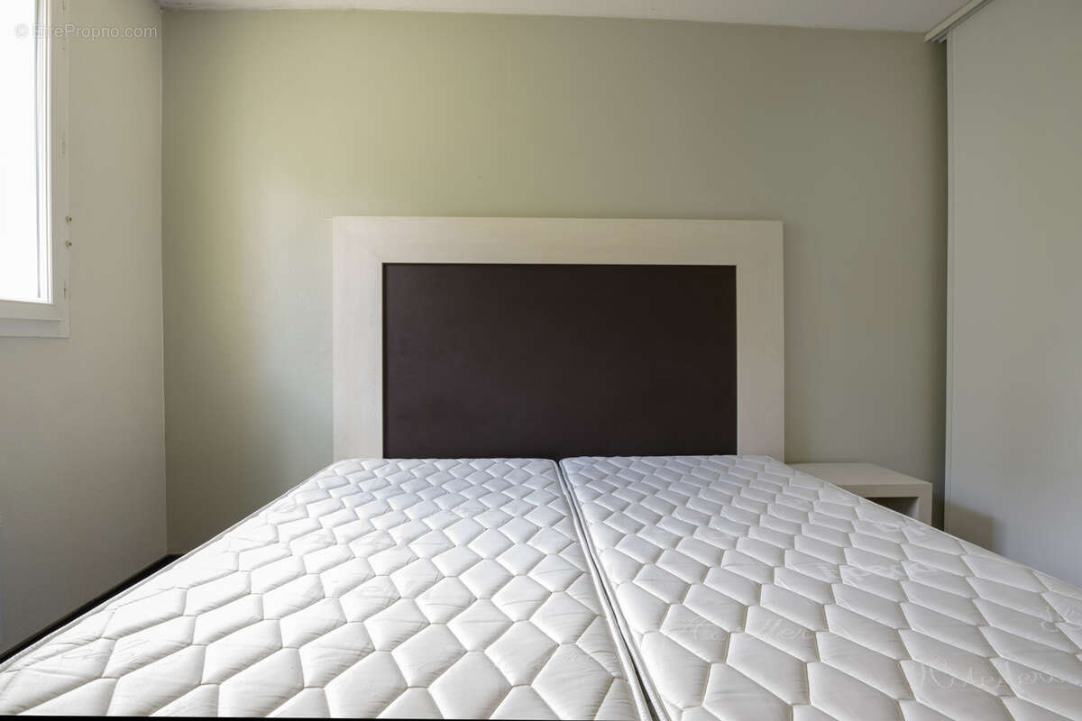 Appartement à SAINT-JEAN-D'ILLAC