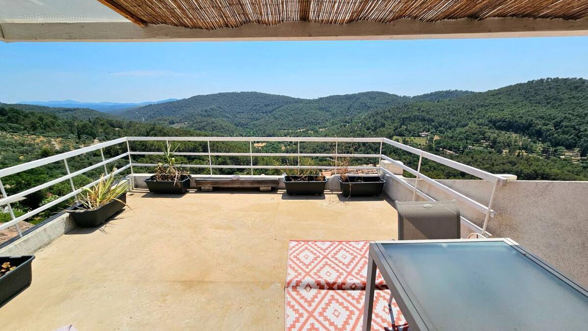 Appartement à CLAVIERS
