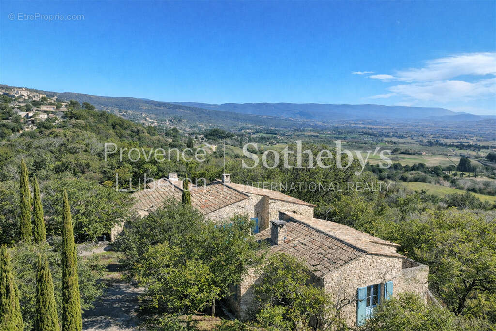 Maison à GORDES