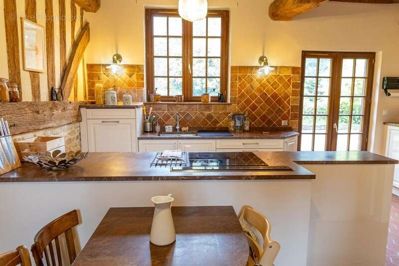 Maison à PONT-L&#039;EVEQUE