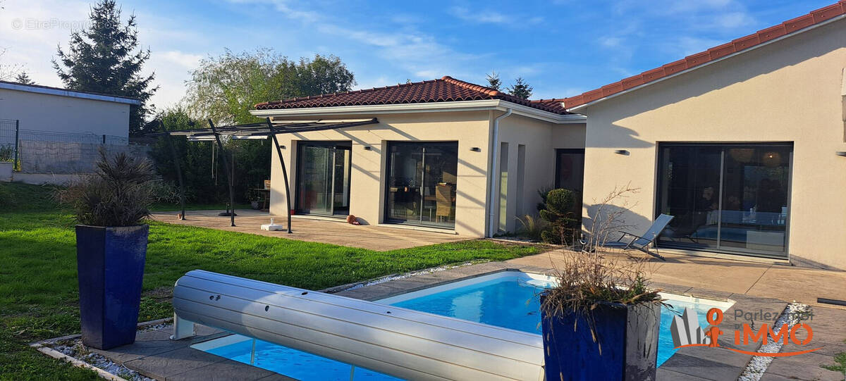 Maison à SAINT-BONNET-LES-OULES