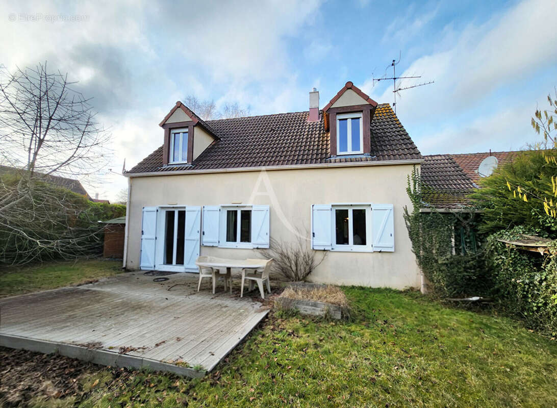 Maison à ANGERVILLIERS