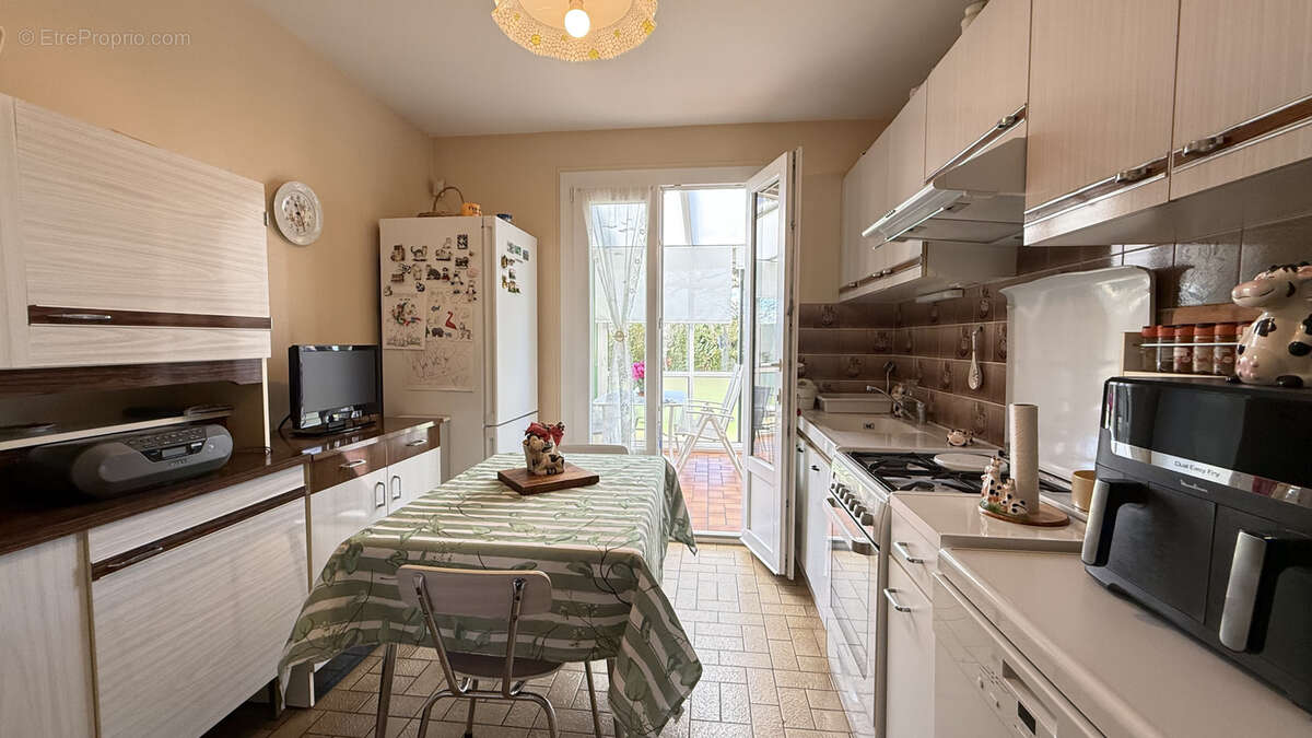 Autre à SAINT-GERAND-LE-PUY