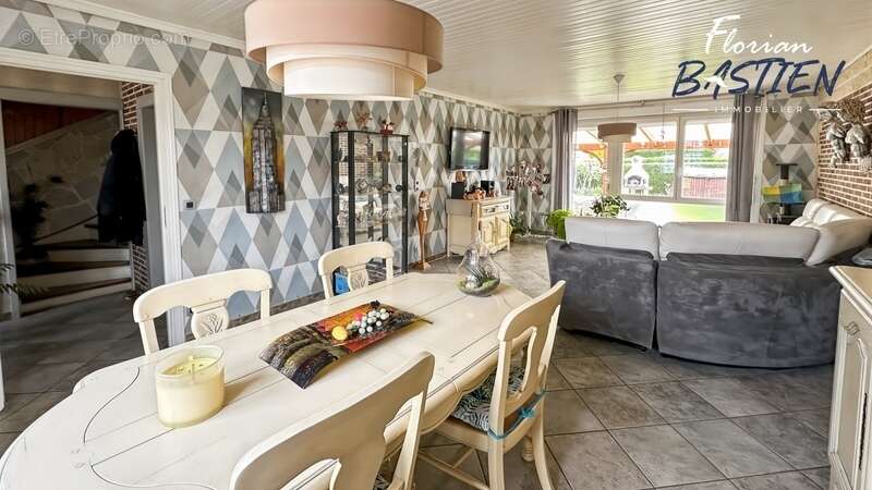 Maison à DOUCHY-LES-MINES