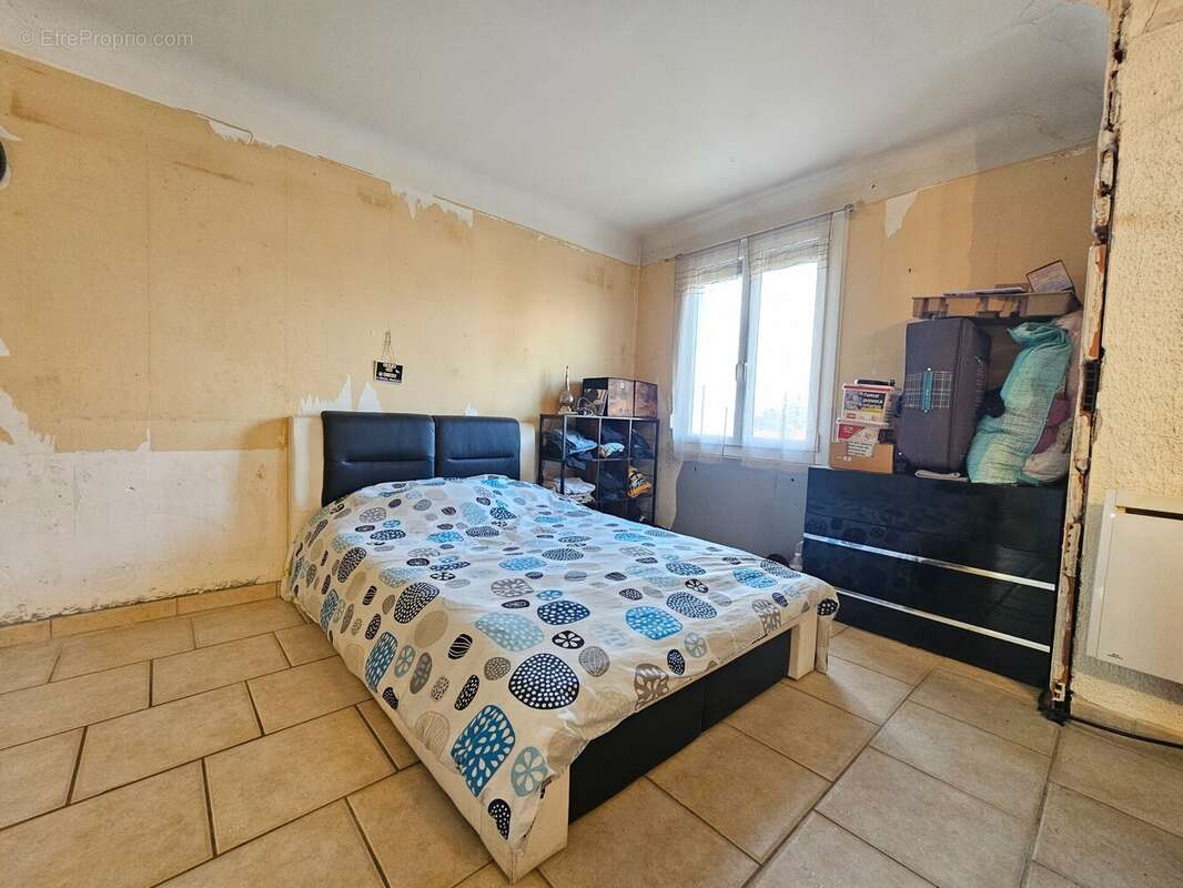 SALON - Maison à OUROUX-SUR-SAONE