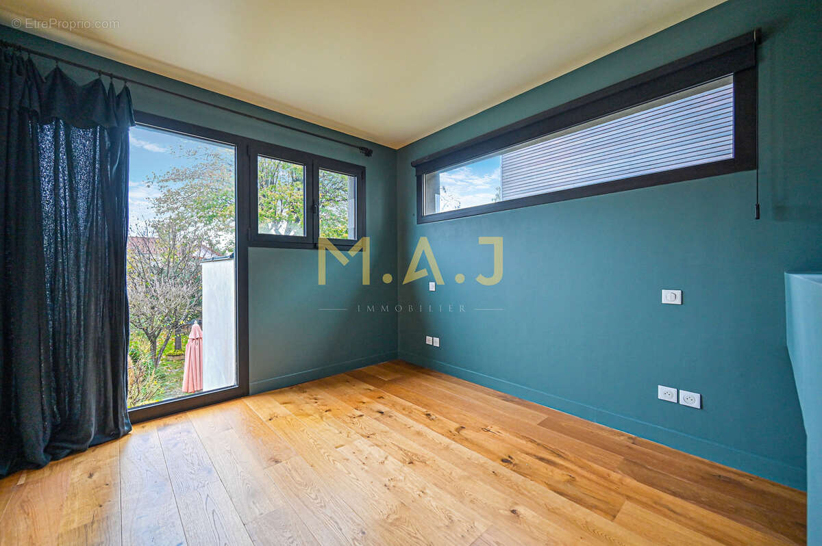 Maison à LE PERREUX-SUR-MARNE