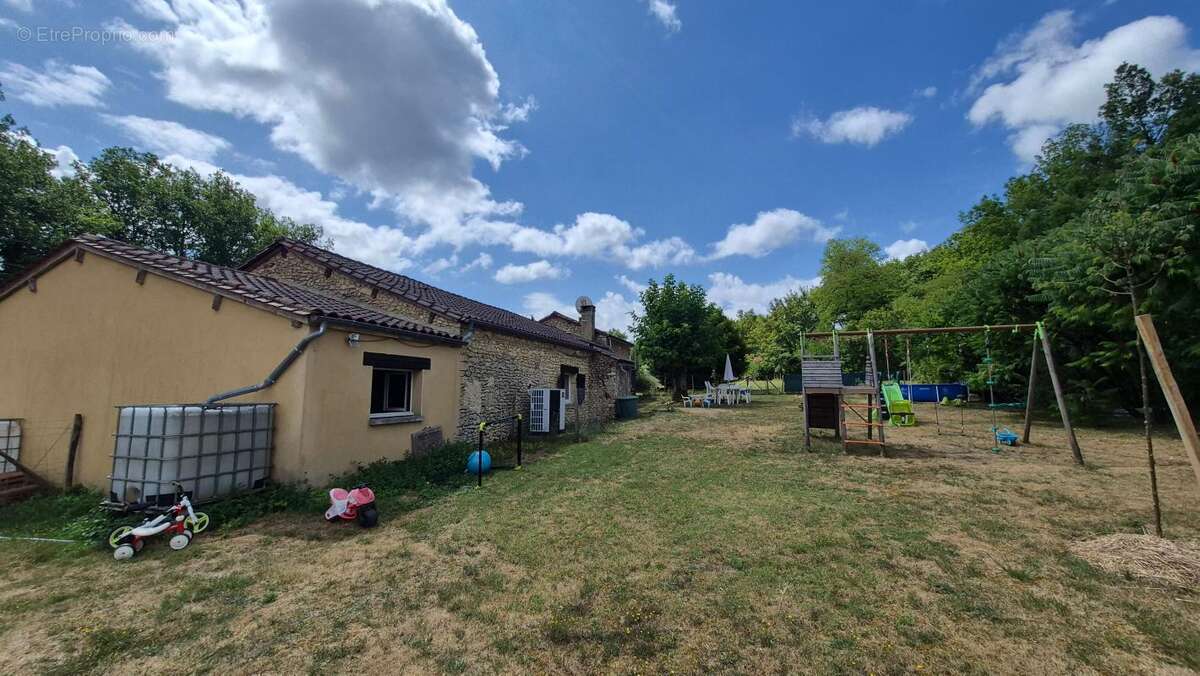 Maison en pierre sur les hauteurs - photo 4