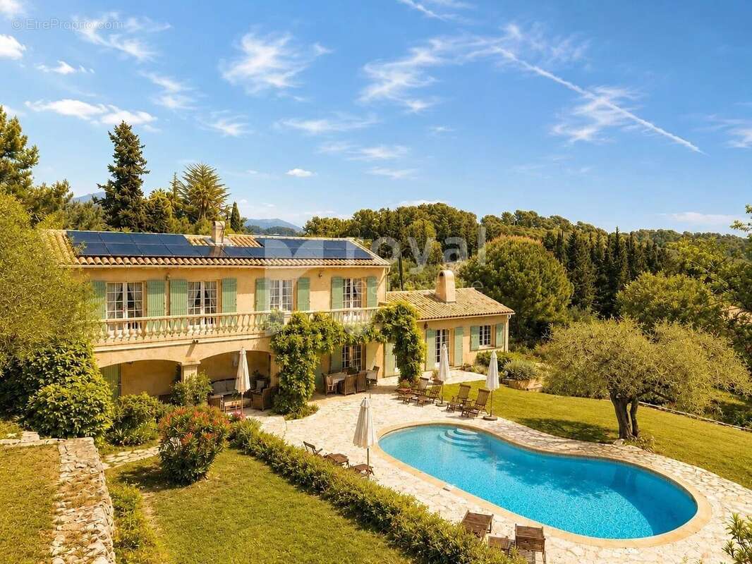 VALBONNE - Belle villa provençale - photo 16