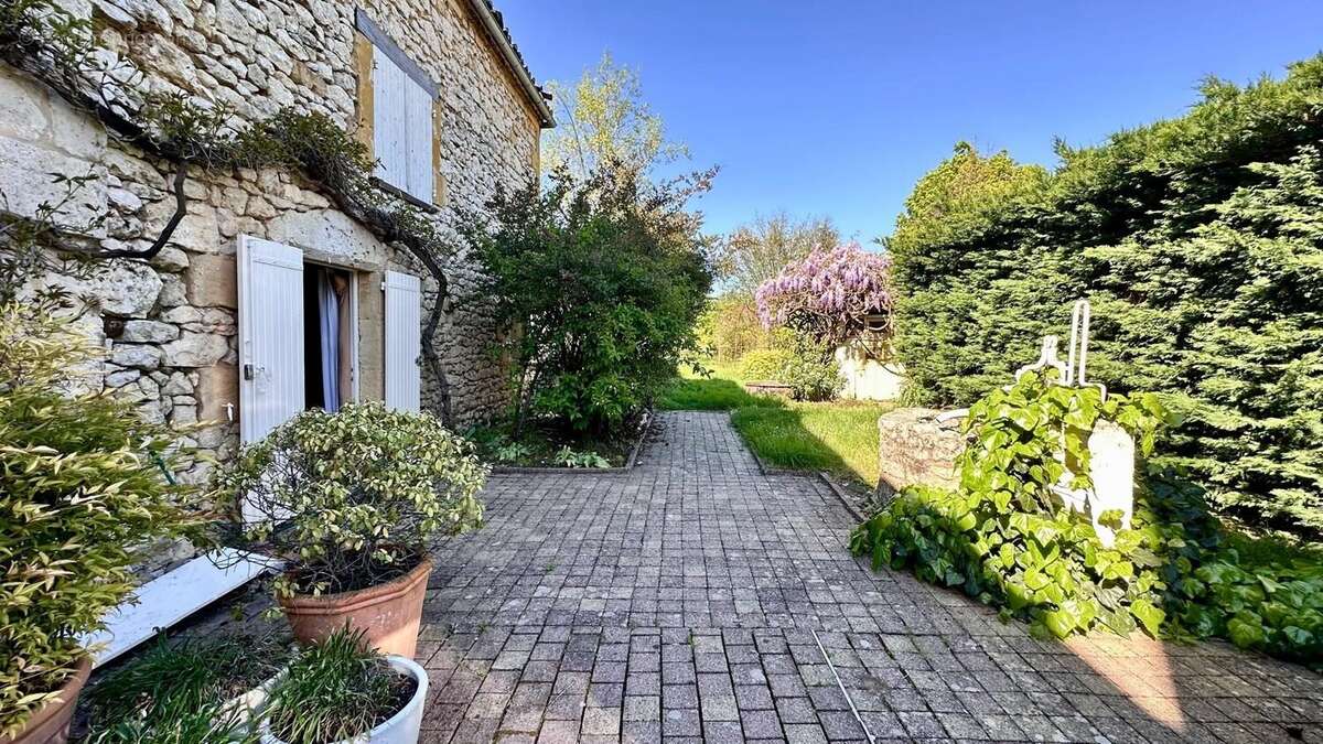 Belle maison de village - Maison à FAUX