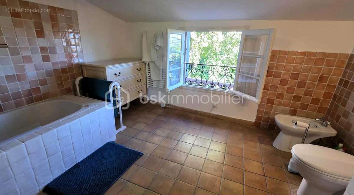 A Les Arcs (Var) - Maison de village avec jardin et garage - photo 7